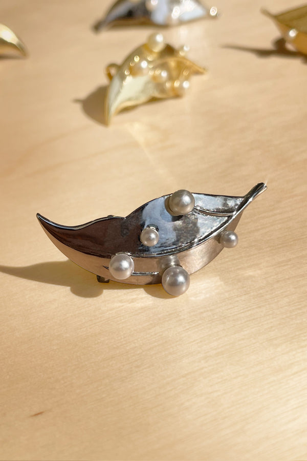 Ersa Pearl Ear Cuff - Image 3