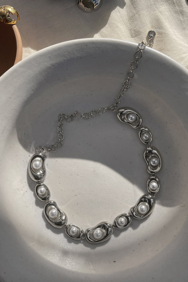 Cosmos Pearl Choker