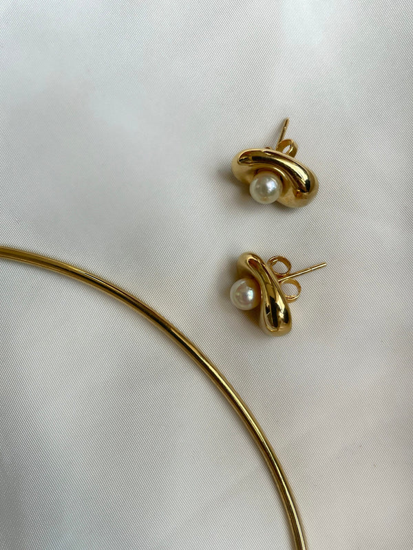 Cosmos Pearl Studs