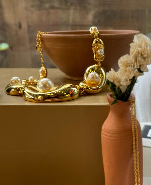 Cosmos Glam Neckpiece - Image 3