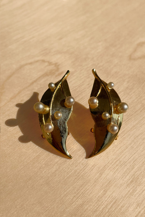 Ersa Pearl Ear Cuff - Image 6