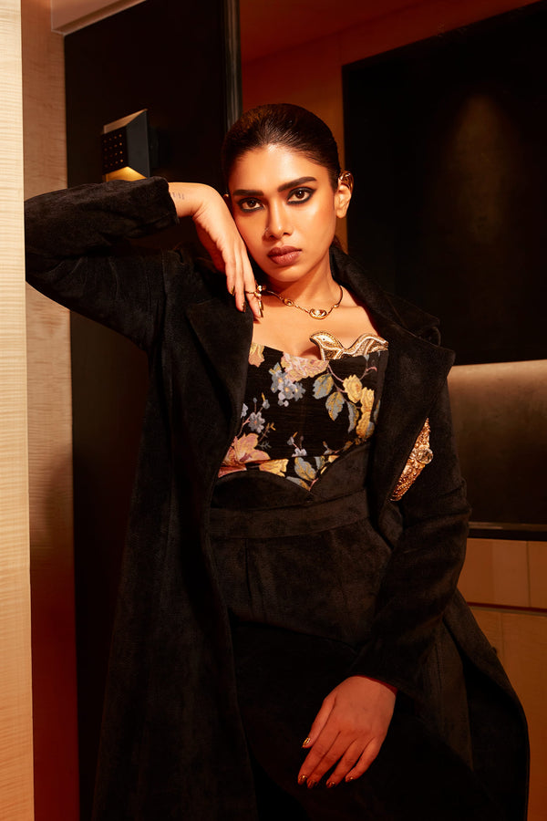 ⁠Dushara Vijayan in Cosmos neckpiece - Image 2