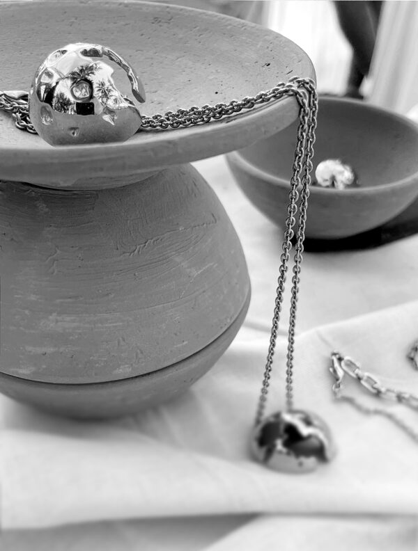 Pallas Bold Pendant Chain