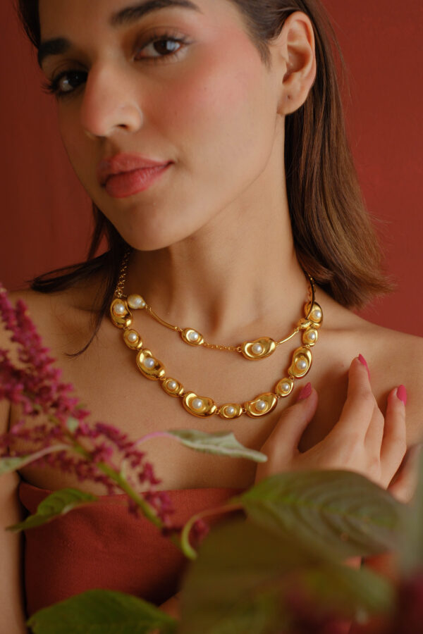Cosmos Pearl Choker